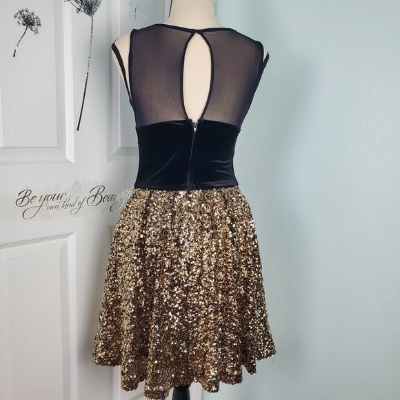 Guess Sequin Gold Dress Size XS/S - Picture 2 of 6